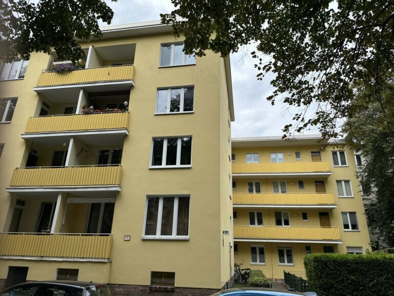 Helle Wohnung mit Balkon, nahe dem Volkspark Schönholzer Heide
***Laminat***Wannenbad****